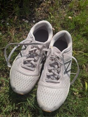 New Balance Women's Light Gray Athletic Running Shoes